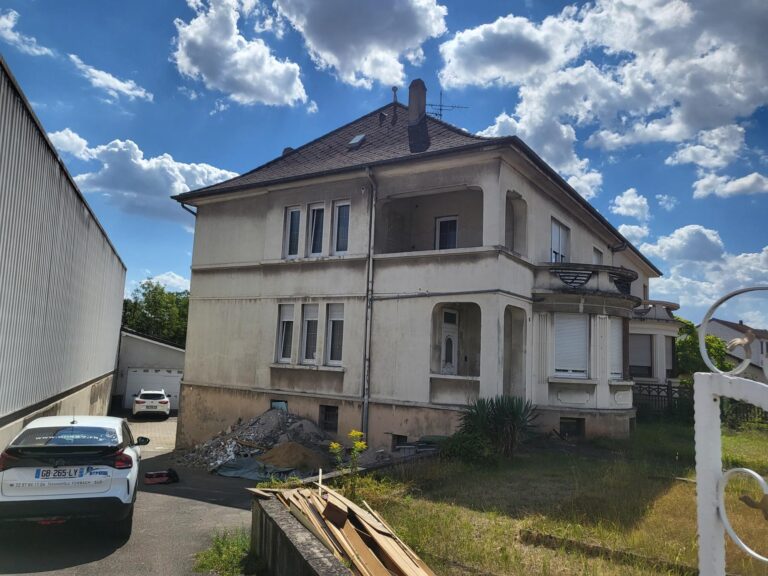 rénovation maison Moselle Sarreguemines - isolation combles Moselle Forbach - travaux toiture Moselle Thionville - couverture toiture zinc Moselle Metz - traitement humidité bâtiment Moselle Sarreguemines - étanchéité toiture Moselle Forbach - pose Velux Moselle Thionville - traitement charpente Moselle Metz - traitement façade et ravalement Moselle Sarreguemines - gouttières zinguerie Moselle Forbach - réparation toiture dégâts infiltration Moselle Thionville - démoussage toiture Moselle Metz - artisan rénovation local Moselle Sarreguemines - avis clients rénovation Moselle Forbach - chantier rénovation avant-après Moselle Thionville - devis rénovation maison Moselle Metz - expert rénovation thermique Moselle Sarreguemines - isolation laine soufflée Moselle Forbach - étanchéité membrane toiture Moselle Thionville