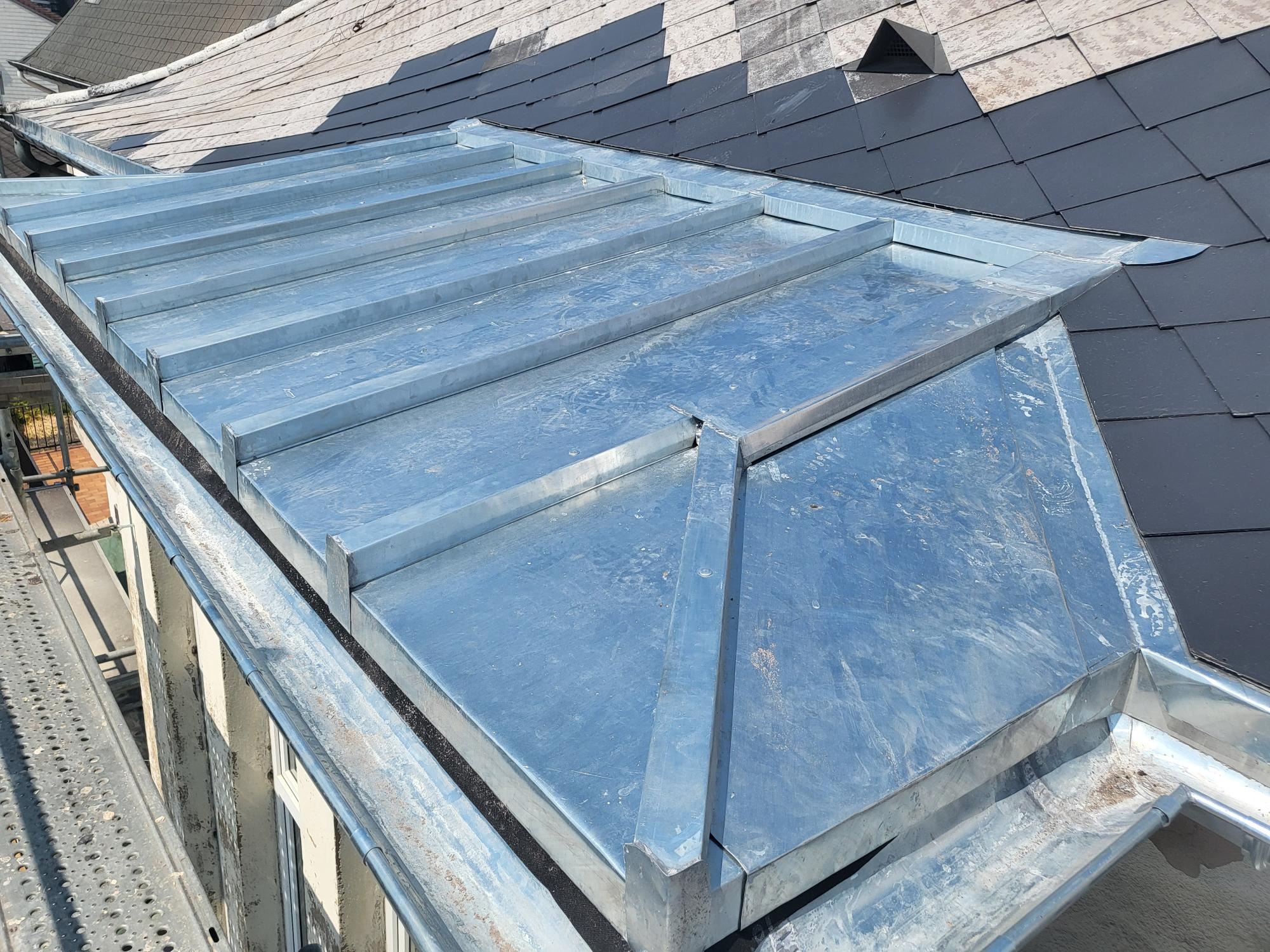 rénovation maison Moselle Sarreguemines - isolation combles Moselle Forbach - travaux toiture Moselle Thionville - couverture toiture zinc Moselle Metz - traitement humidité bâtiment Moselle Sarreguemines - étanchéité toiture Moselle Forbach - pose Velux Moselle Thionville - traitement charpente Moselle Metz - traitement façade et ravalement Moselle Sarreguemines - gouttières zinguerie Moselle Forbach - réparation toiture dégâts infiltration Moselle Thionville - démoussage toiture Moselle Metz - artisan rénovation local Moselle Sarreguemines - avis clients rénovation Moselle Forbach - chantier rénovation avant-après Moselle Thionville - devis rénovation maison Moselle Metz - expert rénovation thermique Moselle Sarreguemines - isolation laine soufflée Moselle Forbach - étanchéité membrane toiture Moselle Thionville