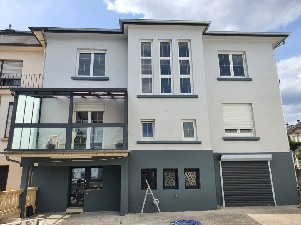 rénovation maison Moselle Sarreguemines - isolation combles Moselle Forbach - travaux toiture Moselle Thionville - couverture toiture zinc Moselle Metz - traitement humidité bâtiment Moselle Sarreguemines - étanchéité toiture Moselle Forbach - pose Velux Moselle Thionville - traitement charpente Moselle Metz - traitement façade et ravalement Moselle Sarreguemines - gouttières zinguerie Moselle Forbach - réparation toiture dégâts infiltration Moselle Thionville - démoussage toiture Moselle Metz - artisan rénovation local Moselle Sarreguemines - avis clients rénovation Moselle Forbach - chantier rénovation avant-après Moselle Thionville - devis rénovation maison Moselle Metz - expert rénovation thermique Moselle Sarreguemines - isolation laine soufflée Moselle Forbach - étanchéité membrane toiture Moselle Thionville