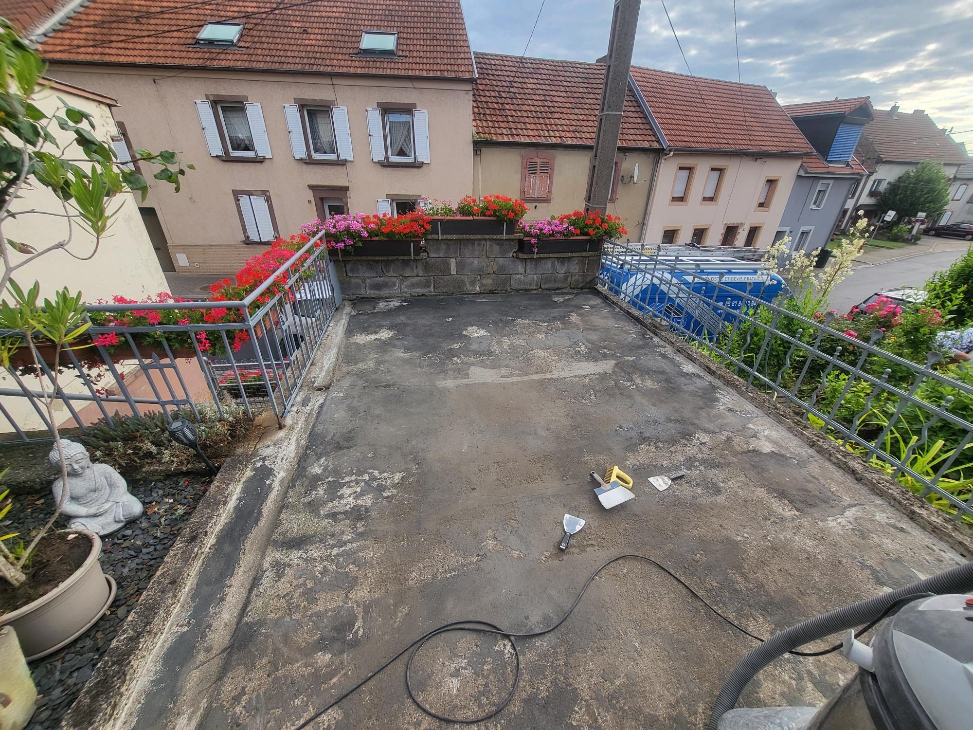 rénovation maison Moselle Sarreguemines - isolation combles Moselle Forbach - travaux toiture Moselle Thionville - couverture toiture zinc Moselle Metz - traitement humidité bâtiment Moselle Sarreguemines - étanchéité toiture Moselle Forbach - pose Velux Moselle Thionville - traitement charpente Moselle Metz - traitement façade et ravalement Moselle Sarreguemines - gouttières zinguerie Moselle Forbach - réparation toiture dégâts infiltration Moselle Thionville - démoussage toiture Moselle Metz - artisan rénovation local Moselle Sarreguemines - avis clients rénovation Moselle Forbach - chantier rénovation avant-après Moselle Thionville - devis rénovation maison Moselle Metz - expert rénovation thermique Moselle Sarreguemines - isolation laine soufflée Moselle Forbach - étanchéité membrane toiture Moselle Thionville