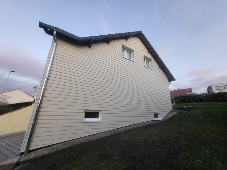 rénovation maison Moselle Sarreguemines - isolation combles Moselle Forbach - travaux toiture Moselle Thionville - couverture toiture zinc Moselle Metz - traitement humidité bâtiment Moselle Sarreguemines - étanchéité toiture Moselle Forbach - pose Velux Moselle Thionville - traitement charpente Moselle Metz - traitement façade et ravalement Moselle Sarreguemines - gouttières zinguerie Moselle Forbach - réparation toiture dégâts infiltration Moselle Thionville - démoussage toiture Moselle Metz - artisan rénovation local Moselle Sarreguemines - avis clients rénovation Moselle Forbach - chantier rénovation avant-après Moselle Thionville - devis rénovation maison Moselle Metz - expert rénovation thermique Moselle Sarreguemines - isolation laine soufflée Moselle Forbach - étanchéité membrane toiture Moselle Thionville