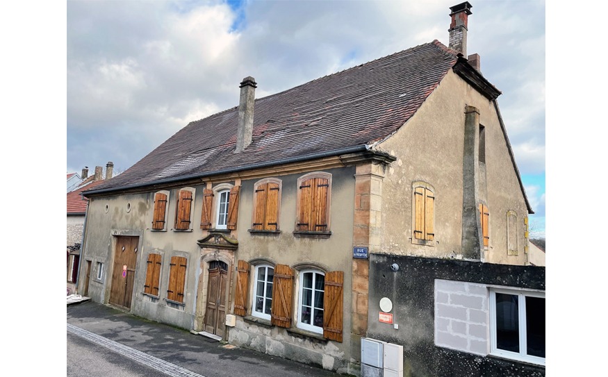 rénovation maison Moselle Sarreguemines - isolation combles Moselle Forbach - travaux toiture Moselle Thionville - couverture toiture zinc Moselle Metz - traitement humidité bâtiment Moselle Sarreguemines - étanchéité toiture Moselle Forbach - pose Velux Moselle Thionville - traitement charpente Moselle Metz - traitement façade et ravalement Moselle Sarreguemines - gouttières zinguerie Moselle Forbach - réparation toiture dégâts infiltration Moselle Thionville - démoussage toiture Moselle Metz - artisan rénovation local Moselle Sarreguemines - avis clients rénovation Moselle Forbach - chantier rénovation avant-après Moselle Thionville - devis rénovation maison Moselle Metz - expert rénovation thermique Moselle Sarreguemines - isolation laine soufflée Moselle Forbach - étanchéité membrane toiture Moselle Thionville