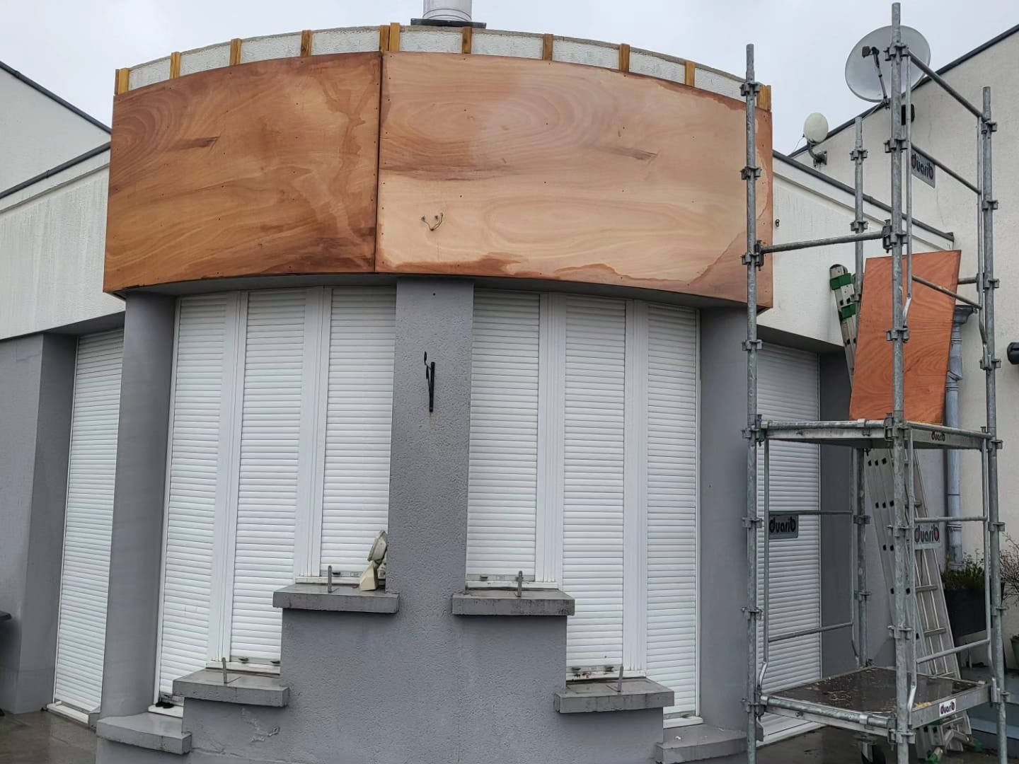 rénovation maison Moselle Sarreguemines - isolation combles Moselle Forbach - travaux toiture Moselle Thionville - couverture toiture zinc Moselle Metz - traitement humidité bâtiment Moselle Sarreguemines - étanchéité toiture Moselle Forbach - pose Velux Moselle Thionville - traitement charpente Moselle Metz - traitement façade et ravalement Moselle Sarreguemines - gouttières zinguerie Moselle Forbach - réparation toiture dégâts infiltration Moselle Thionville - démoussage toiture Moselle Metz - artisan rénovation local Moselle Sarreguemines - avis clients rénovation Moselle Forbach - chantier rénovation avant-après Moselle Thionville - devis rénovation maison Moselle Metz - expert rénovation thermique Moselle Sarreguemines - isolation laine soufflée Moselle Forbach - étanchéité membrane toiture Moselle Thionville