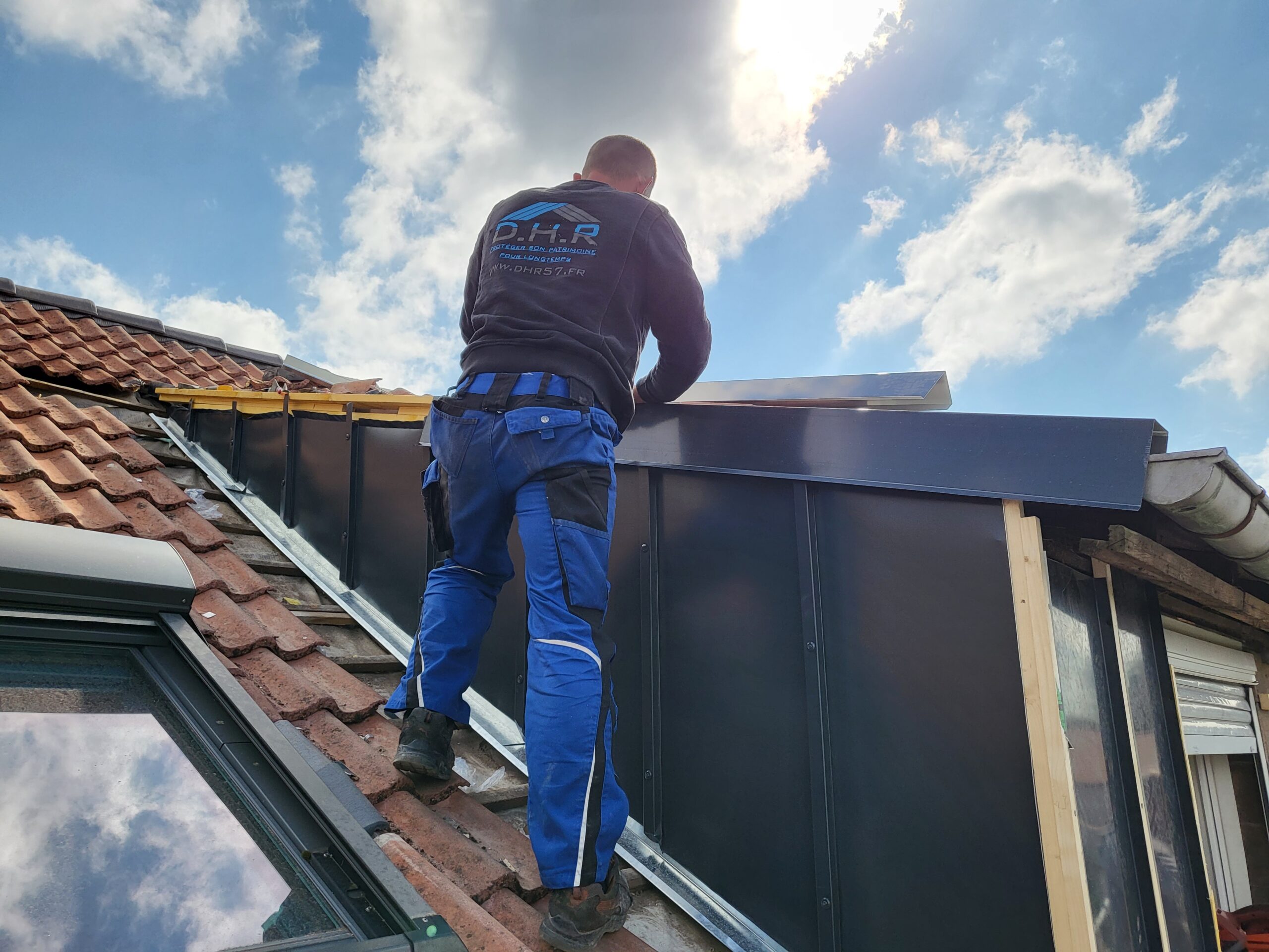 zinguerie Moselle, gouttières zinc Moselle, travaux zinc, chéneaux rénovation maison Moselle Sarreguemines - isolation combles Moselle Forbach - travaux toiture Moselle Thionville - couverture toiture zinc Moselle Metz - traitement humidité bâtiment Moselle Sarreguemines - étanchéité toiture Moselle Forbach - pose Velux Moselle Thionville - traitement charpente Moselle Metz - traitement façade et ravalement Moselle Sarreguemines - gouttières zinguerie Moselle Forbach - réparation toiture dégâts infiltration Moselle Thionville - démoussage toiture Moselle Metz - artisan rénovation local Moselle Sarreguemines - avis clients rénovation Moselle Forbach - chantier rénovation avant-après Moselle Thionville - devis rénovation maison Moselle Metz - expert rénovation thermique Moselle Sarreguemines - isolation laine soufflée Moselle Forbach - étanchéité membrane toiture Moselle Thionville